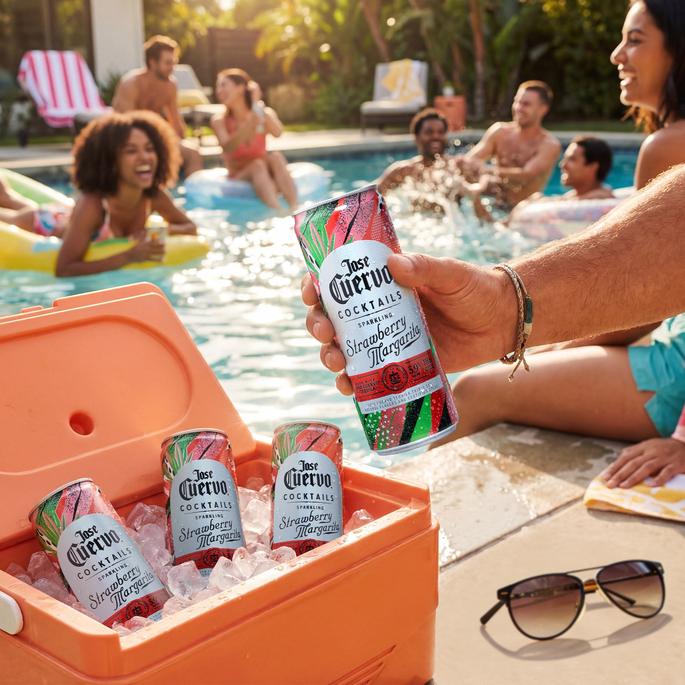 Jose Cuervo Sparkling Strawberry Cocktail, 4 pack, 355 ml Cans, 5.9% ABV