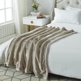 thumbnail image 3 of Cozy Tyme T173-20TPC-UE Couverture en Flanelle Réversible Sherpa 50 x 60 Po, Taupe, 3 of 7