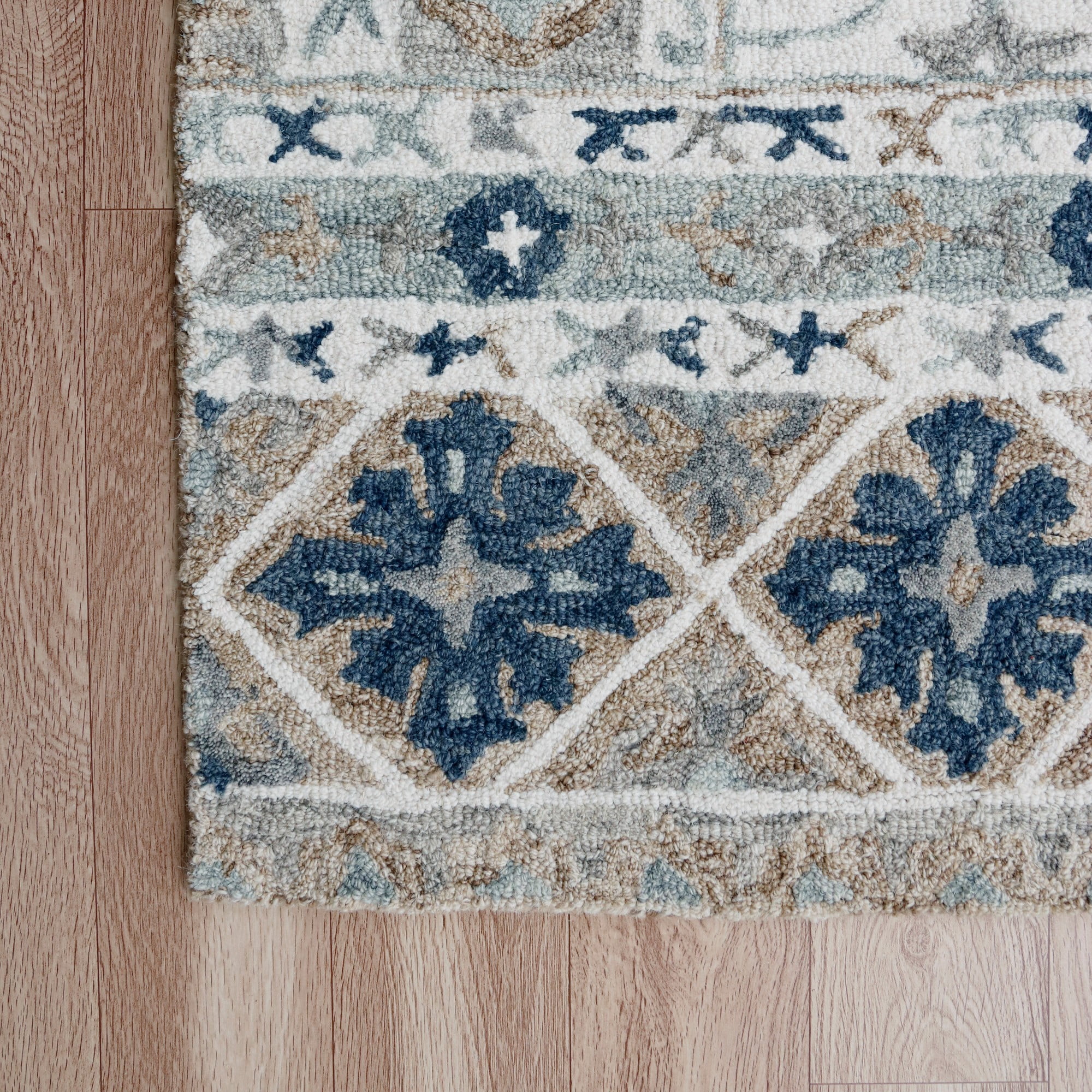 Laddha Home Designs 5' x 7.75' Hand Tufted Floral Wool Area Throw Rug - Cream and Blue