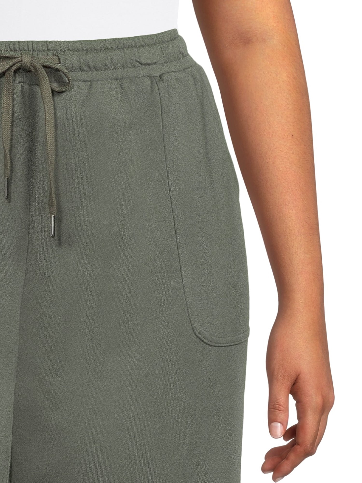 Terra & Sky Women's Plus Size Knit Bermuda Shorts
