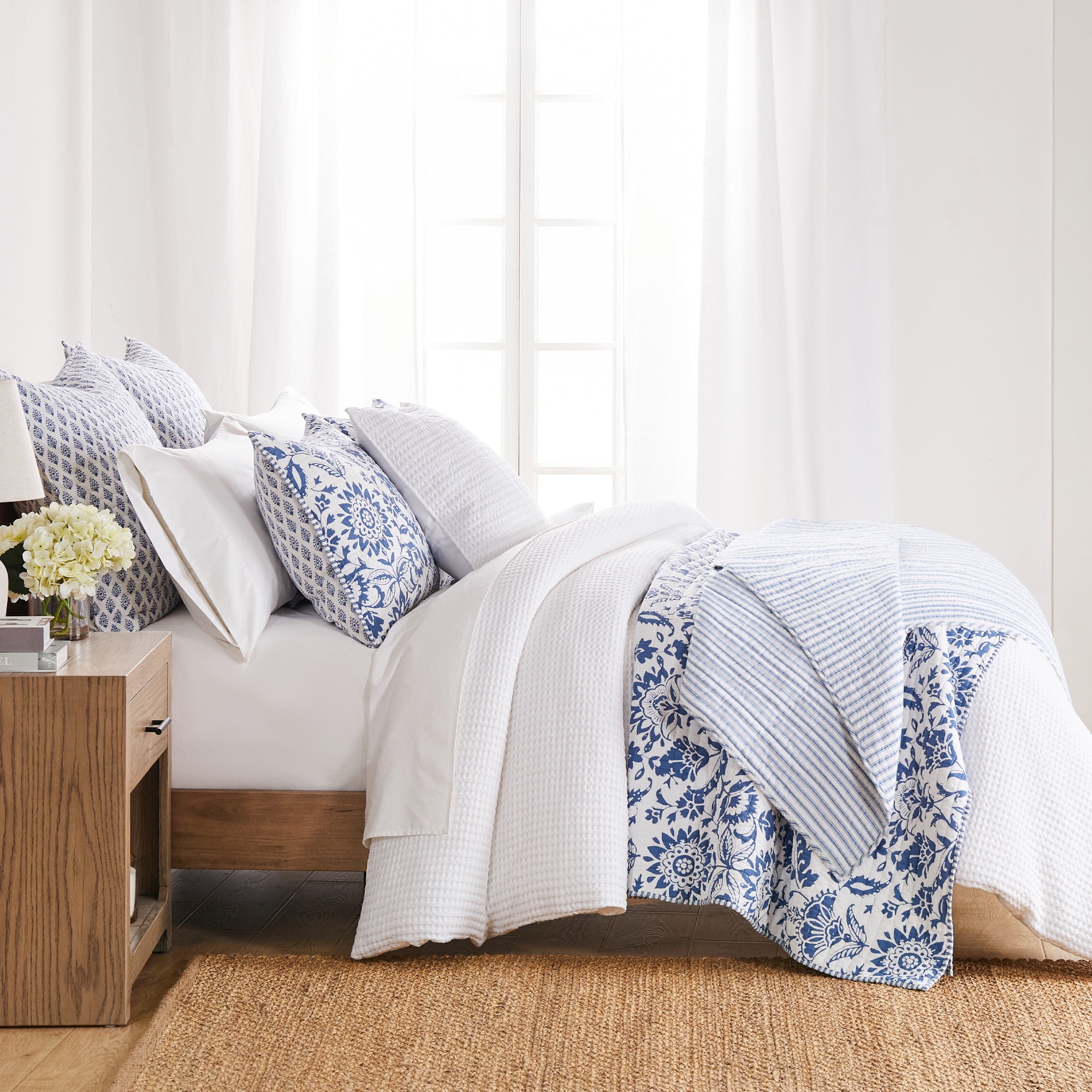 Levtex Home Clara Blue 3-Pieces White Floral Quilt Bedding Sets, King