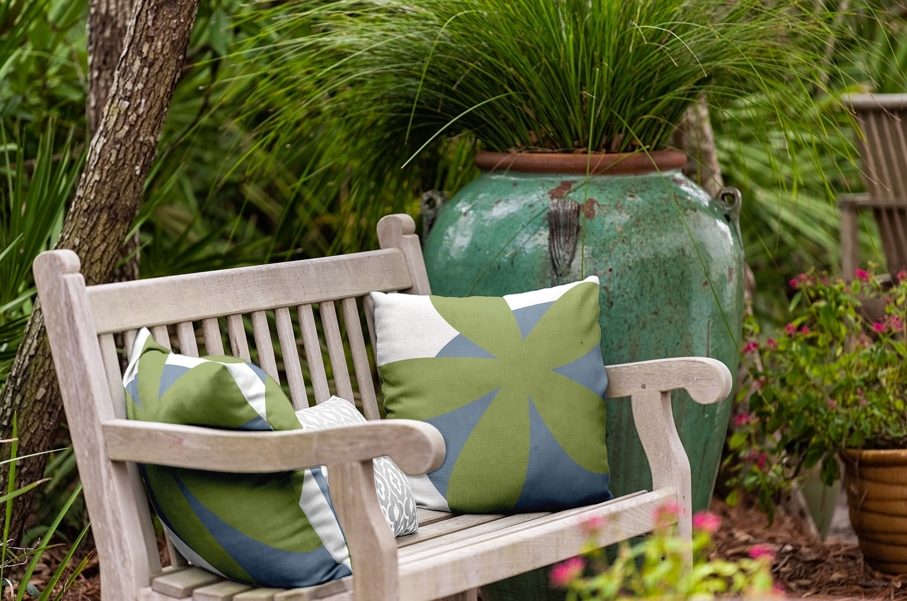 18" x 18" Simply Daisy Bold Flower Indoor/Outdoor Pillow, Apple Green Qty 1