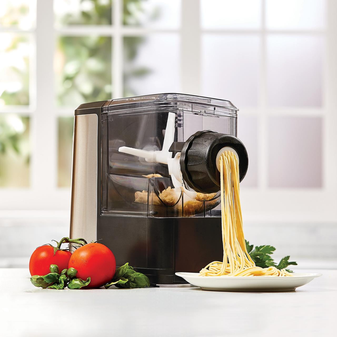 Emeril Lagasse Pasta & Beyond Electric Pasta and Noodle Maker Machine with  Slow Juicer Attachment, Black