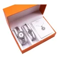 thumbnail image 1 of Reloj, Pulsera Y Collar De Tres Piezas Con Diamantes, 1 of 8