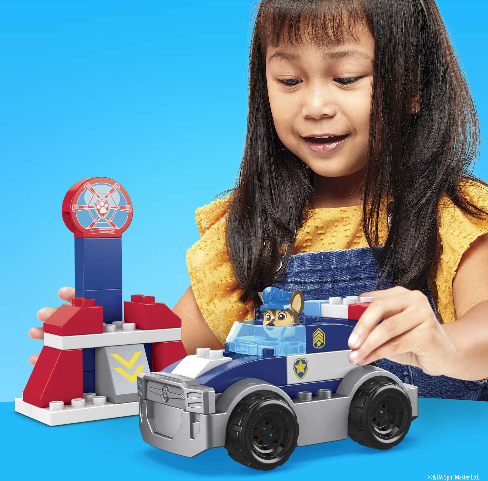 MEGA BLOKS PAW Patrol Toy Blocks Chase's City Police Cruiser with 1 Figure (31 Pieces) - image 3 of 7