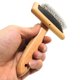 thumbnail image 2 of Cepillo autolimpiante Qianli con mango de madera para perros y gatos, peine para pelo largo y corto, herramienta de aseo para perros y gatos., 2 of 5