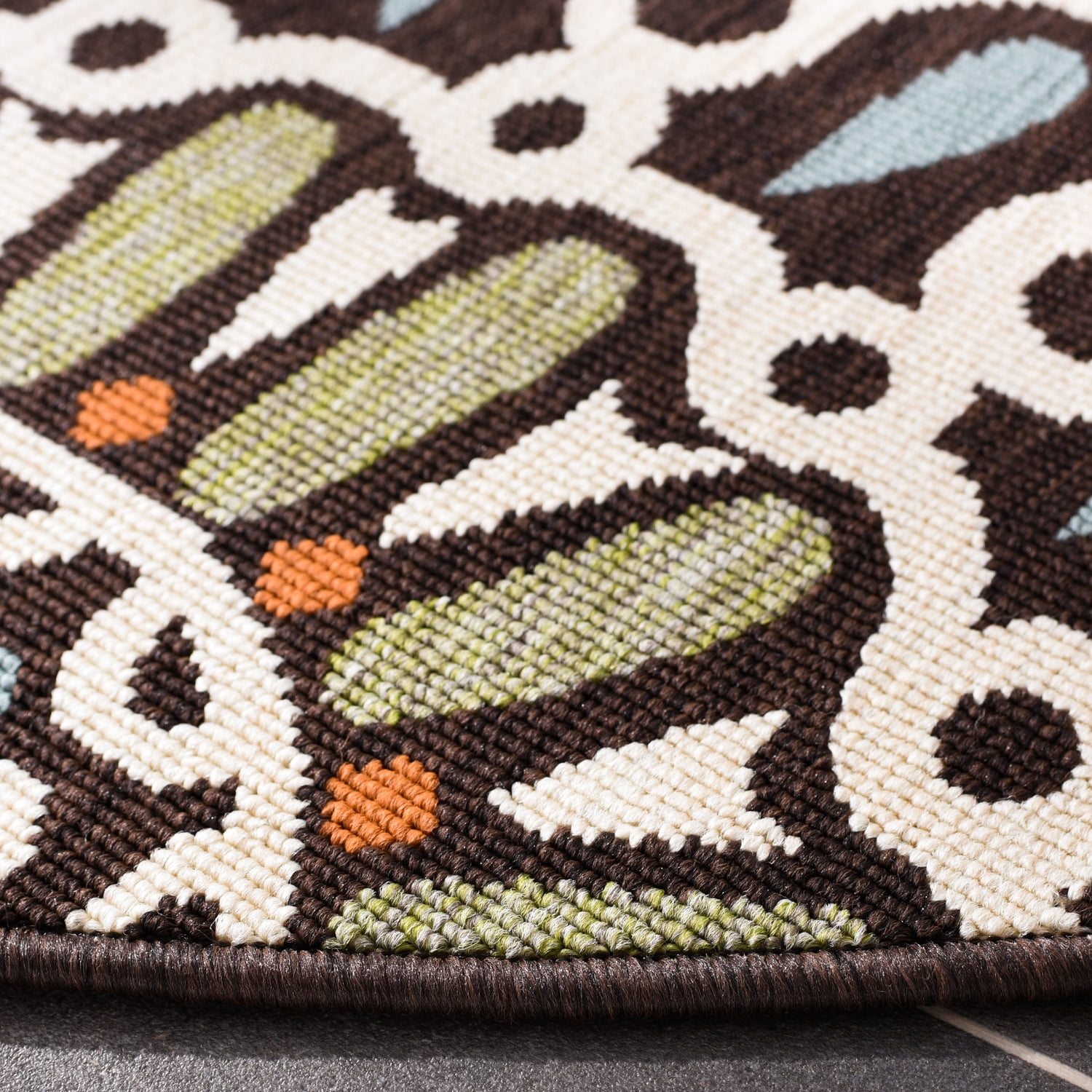 SAFAVIEH Veranda Axum Geometric Indoor/Outdoor Area Rug, Chocolate/Terracotta, 6'7" x 6'7" Round