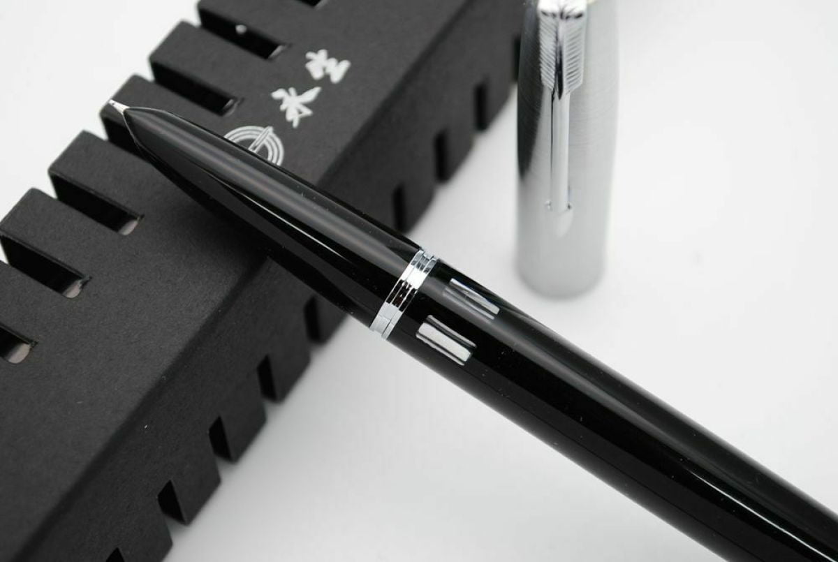 1 x Fountain Pen , esin Body Steel Push Cap Vacumatic Fountain Pen F Nib 0.5MM With Ink Window