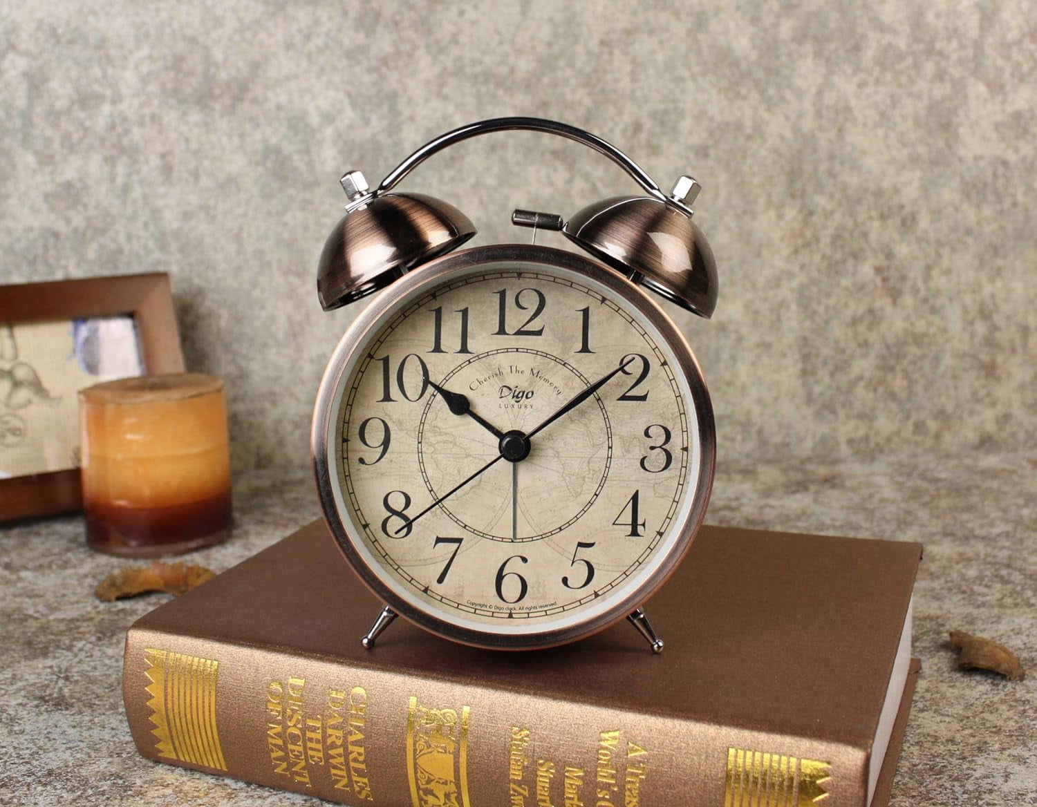 Classic Retro Desk Clock, Super Loud Alarm Clock Non Ticking Bell Movement Bedside Clock with Night Light,Battery Operated Quartz for Bedroom,Livingroom,Study Room,Kitchen etc