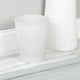 thumbnail image 2 of Bote de basura mDesign Fyfe Collection, 4,73 L, plástico, color blanco, 2 of 4