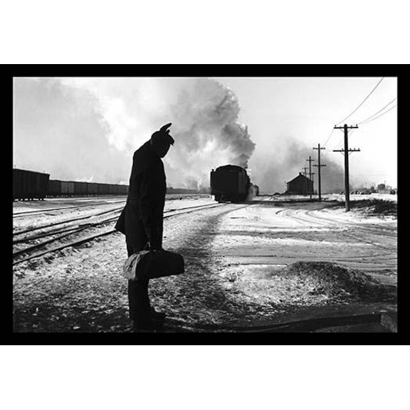 Waving Goodbye- Fine Art Canvas Print (20" x 30")