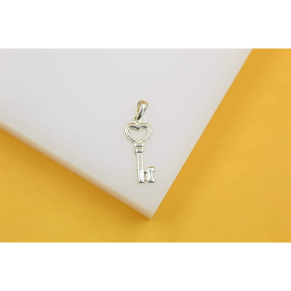 925 Sterling Silver Heart Key Pendant
