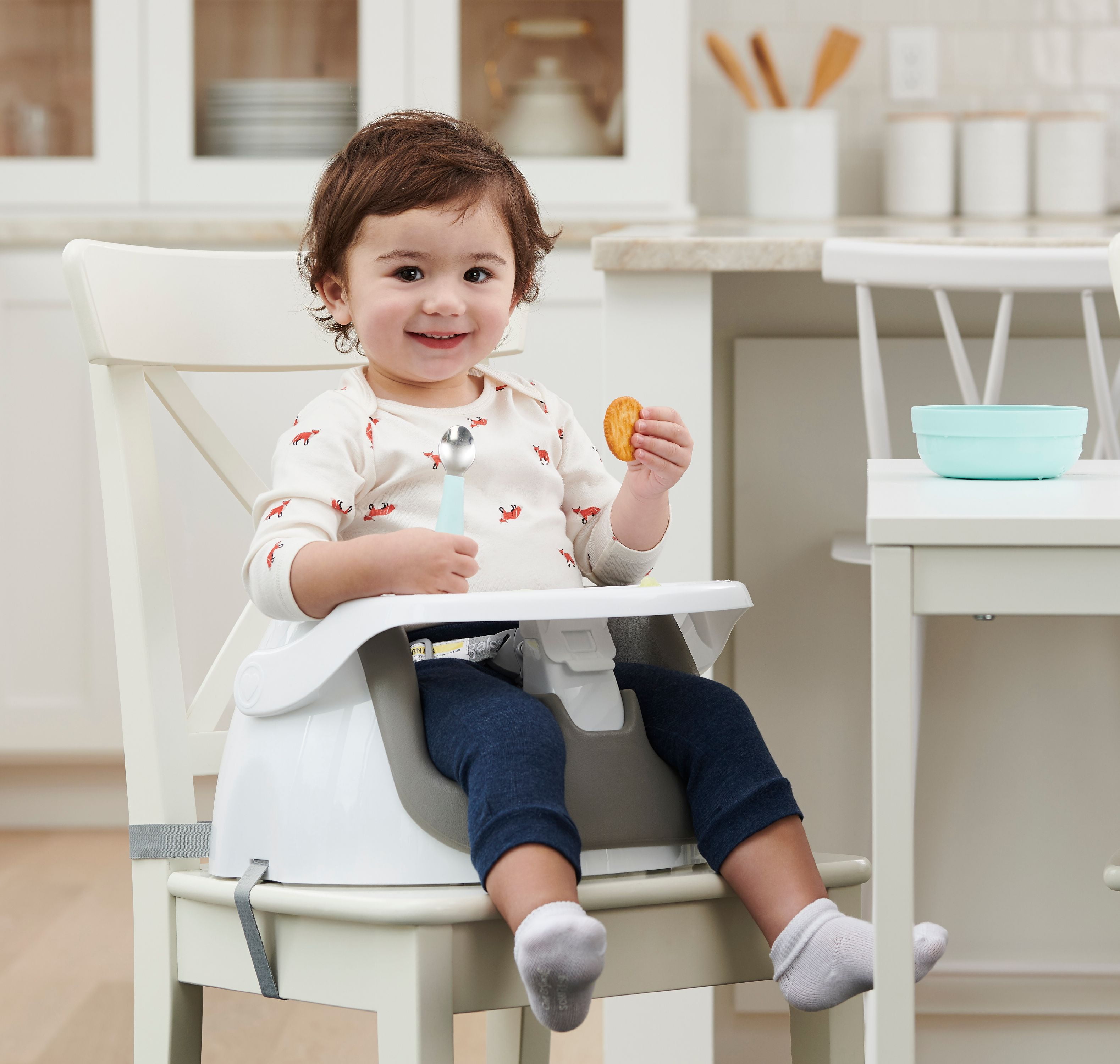 feeding seat with tray