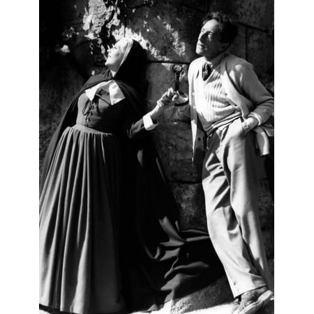 Josette Day and le realisateur Jean Cocteau sur le tournage du film La Belle and la Bete en, 1946 ( Print Wall Art