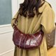 thumbnail image 4 of Bolso Cuerpo Cruzado Hombro para Mujeres PU Cuero Y2k Punk Con Bolsillo Interior, 4 of 9