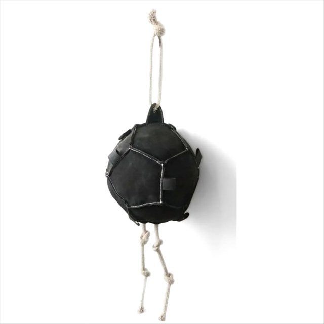 Bola de heno para caballos, ideal para el consumo lento de alimento. Alivia el aburrimiento y el estrés. Ideal para evitar el aburrimiento.
