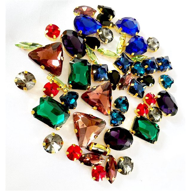 Yazoeia 50 Pcs Mix Shapes Sew On Crystal Rhinestone, Claw Flatback Crystal Rhinestones, Flatback Claw Setting Glass Sew On Crystal Rhinestone for DIY Crafts, Clothes, Costume, Dress, and
