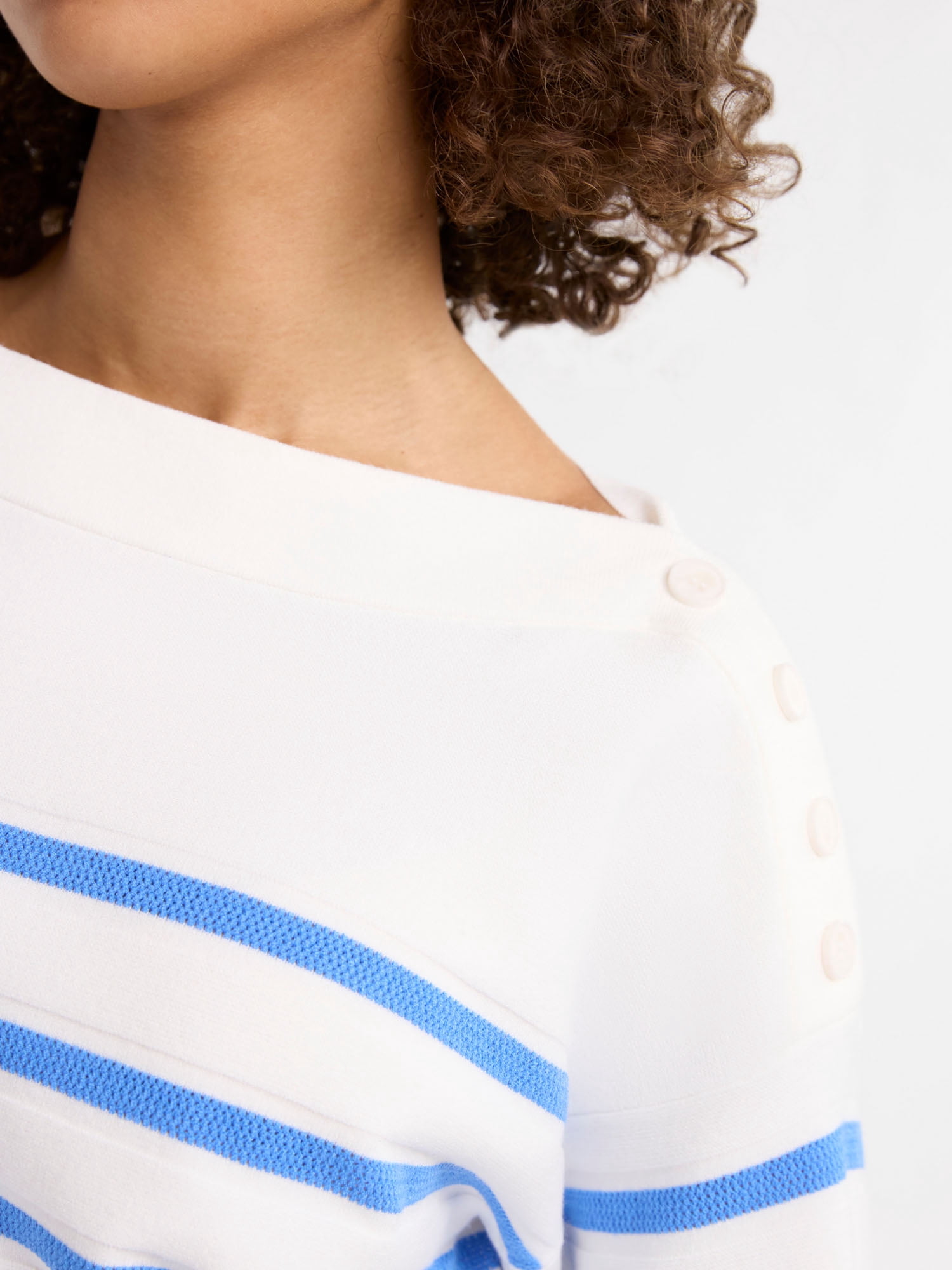 Free Assembly Women’s and Women's Plus Cropped Button Shoulder Sweater with Long Sleeves, Lightweight, Sizes XS-3X