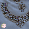 thumbnail image 4 of Collier Ras du Cou Exclusif Plaqué Or 22K Sud Indien avec Pierres de Chanvre Réelles Rani Rose, Vert et Blanc, 4 of 6