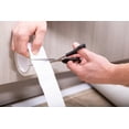 thumbnail image 3 of Cinta adhesiva Duck Brand para interiores y exteriores, 3,6 cm x 12,8 m, color blanco, 3 of 7