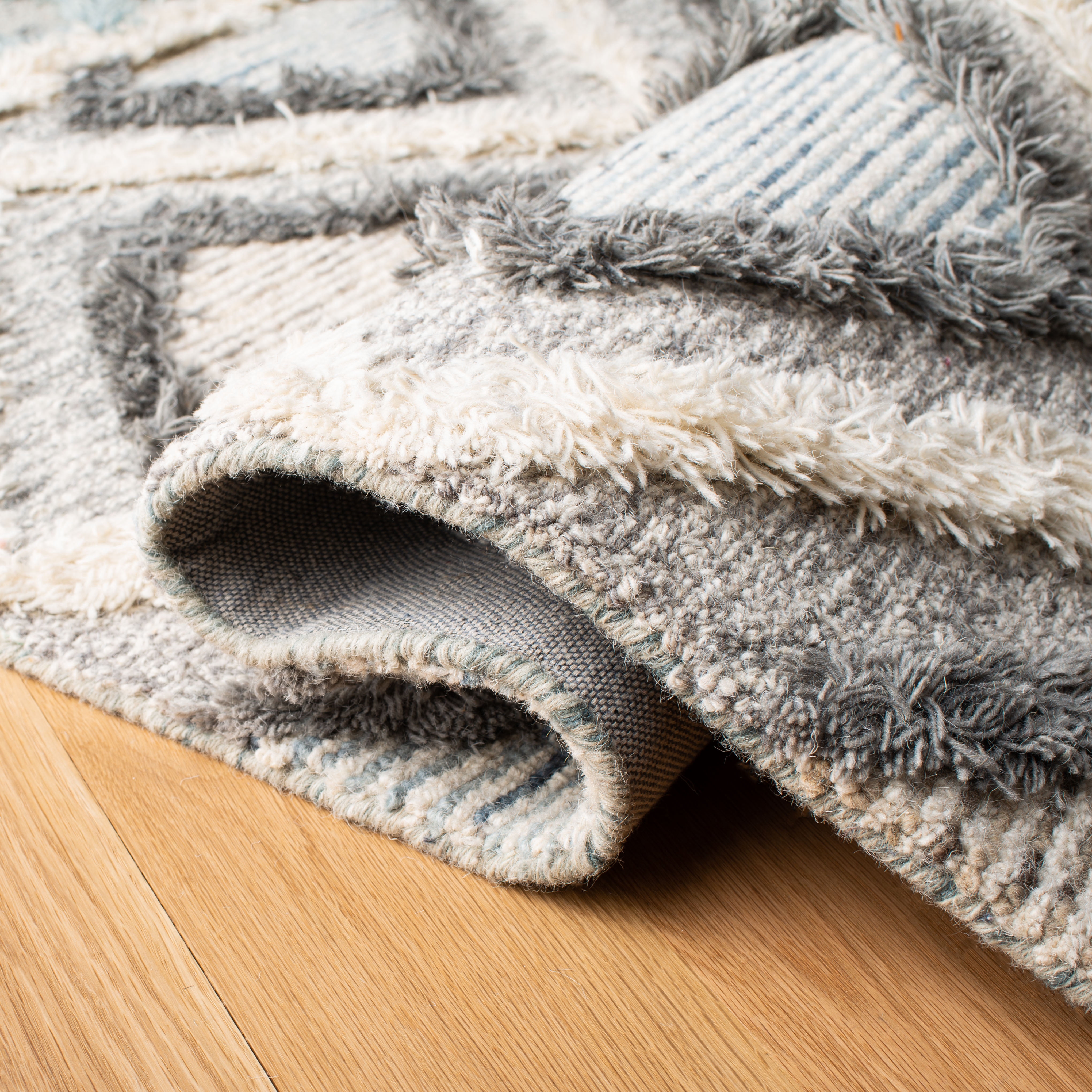 SAFAVIEH Kenya Melvin Diamond Wool Area Rug, Ivory/Gray, 7' x 7' Square