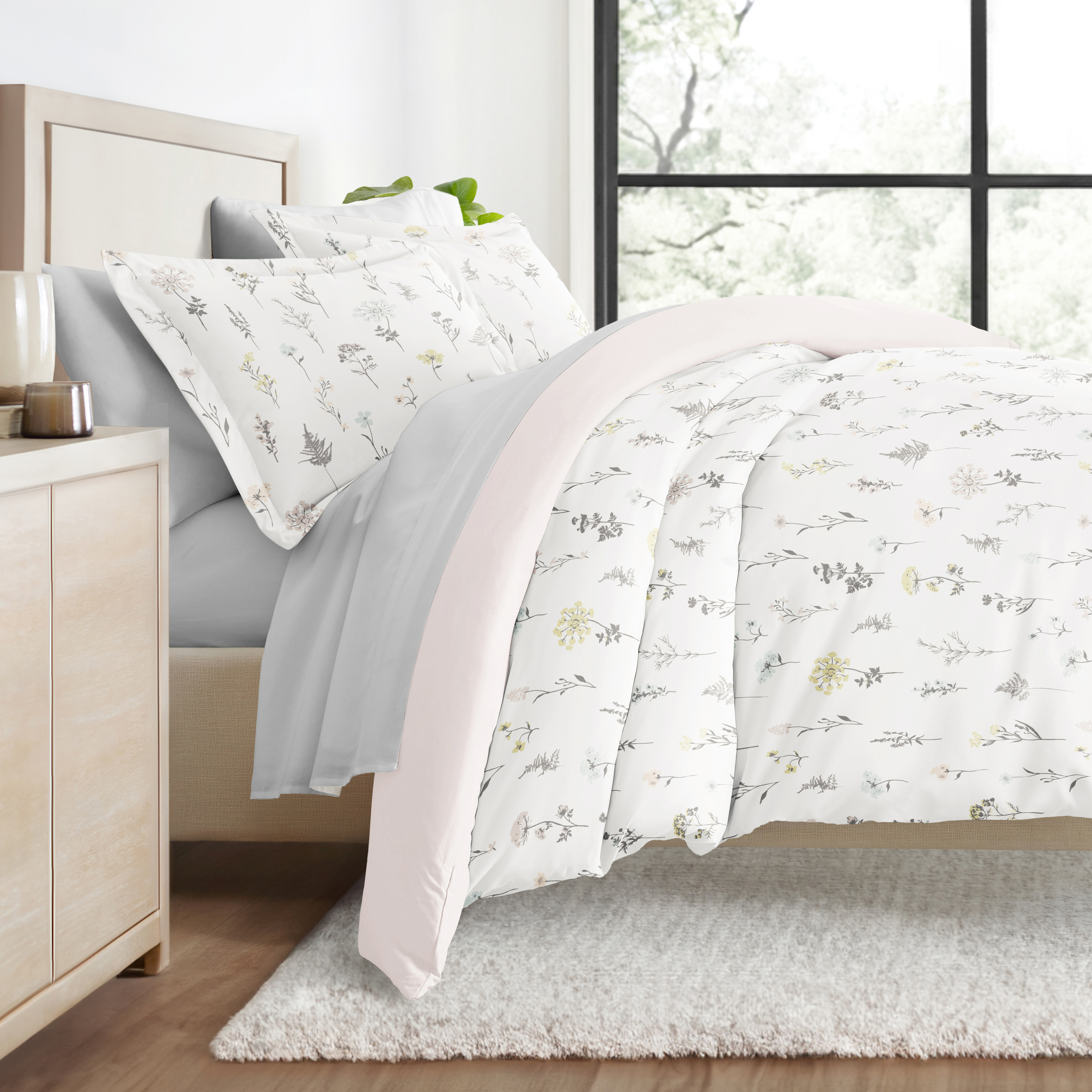 6PC Bedding Bundle - Patterned Duvet Cover Set White Comforter and Solid Sheet Set in Wildflower