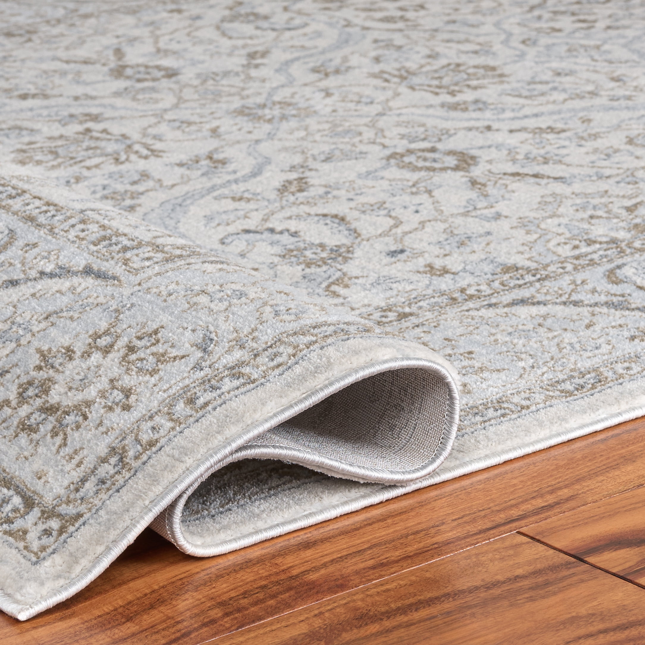 Safavieh Isabella Kuzman Oriental Area Rug, Cream/Beige, 6' x 8'