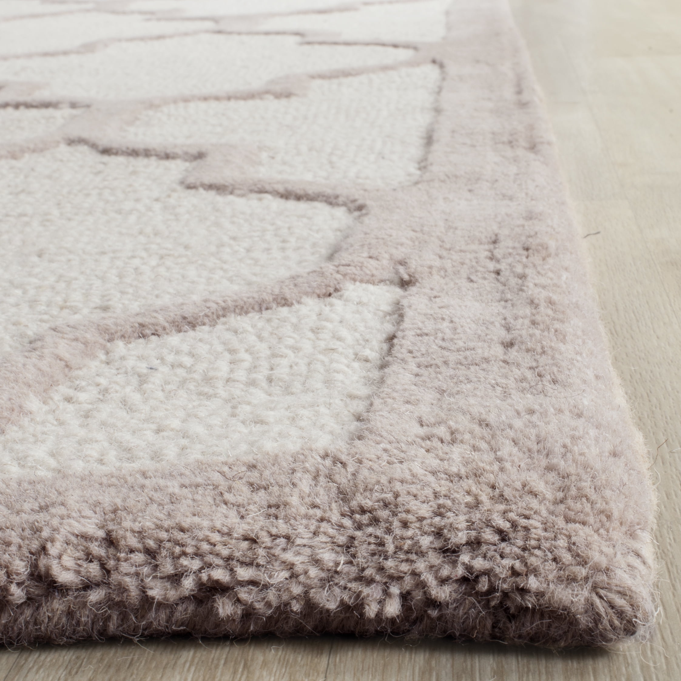 SAFAVIEH Cambridge Kevin Geometric Wool Runner Rug, Ivory/Beige, 2'6" x 6'