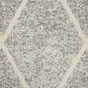 Mainstays Diamond Microfiber Plush Non-Skid Indoor 30 x 45 Accent Rug with Fringe - Grey/Ivory