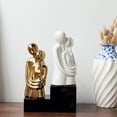 thumbnail image 3 of Esculturas de pareja abrazada Decoración del hogar Estatua de amor romántica moderna para estantería de oficina Decoraciones de escritorio (blanco y dorado), 3 of 5