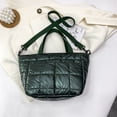 thumbnail image 1 of Bolso Bandolera Bolso de mensajero de nylon acolchada espacial Bolso cruzada con cremallera de color sólido (Verde), 1 of 5