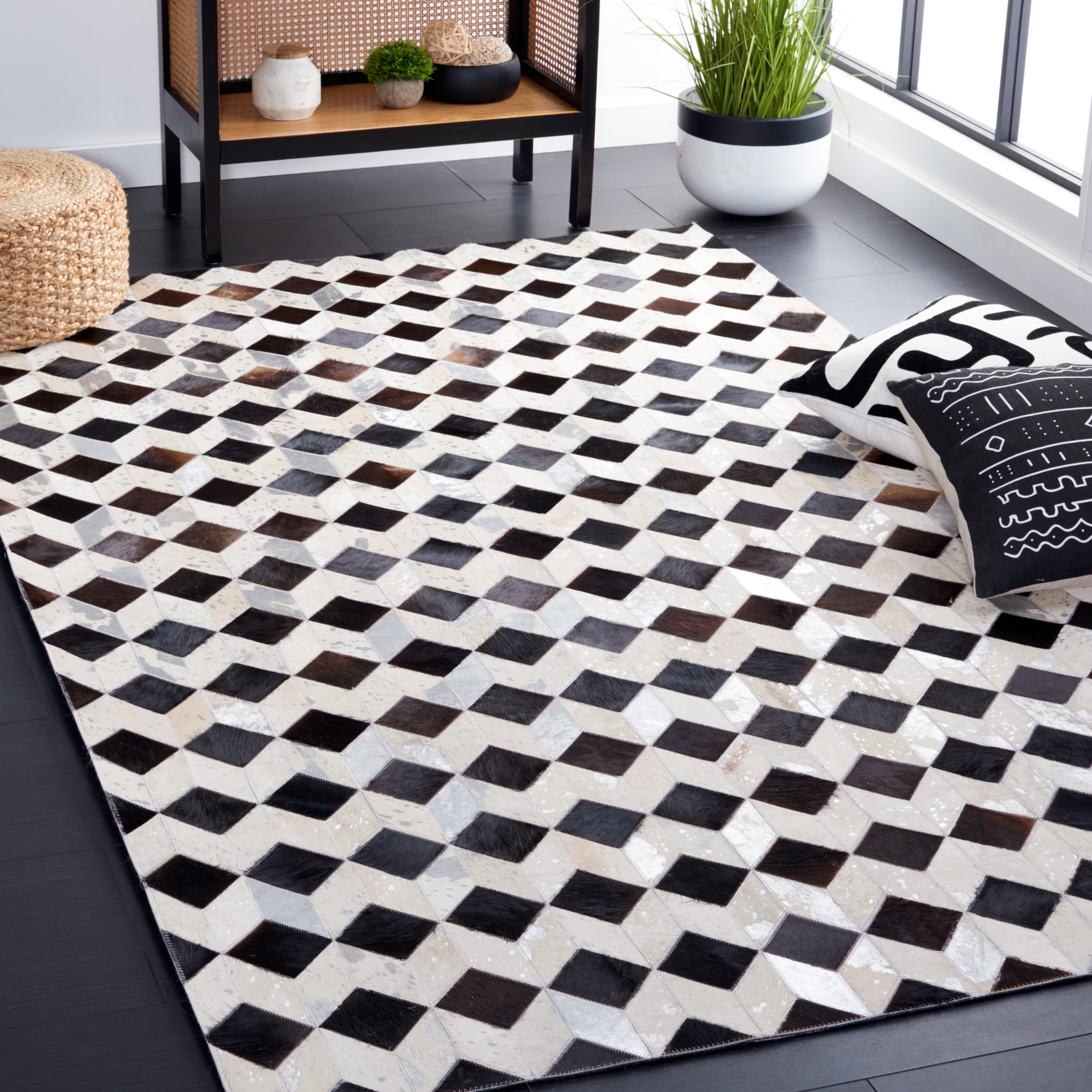 SAFAVIEH Studio Leather Harry Geometric Area Rug, Beige/Black, 5' x 8'