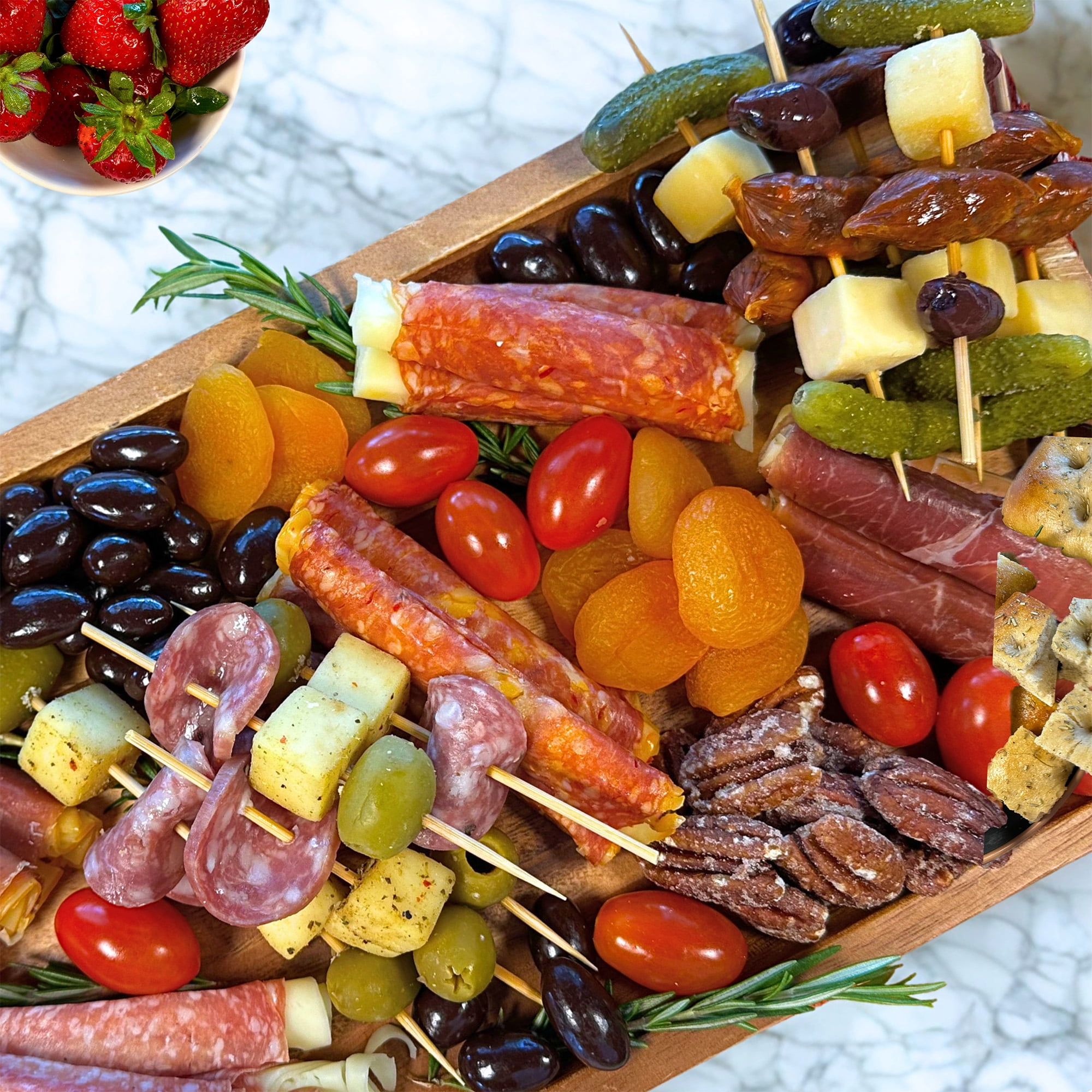 Upper Cut Dry Salami, Tuscan-Style Fontina & Green Olive Skewer, 6 Count, 2.7oz, Plastic Tray (Refrigerated)