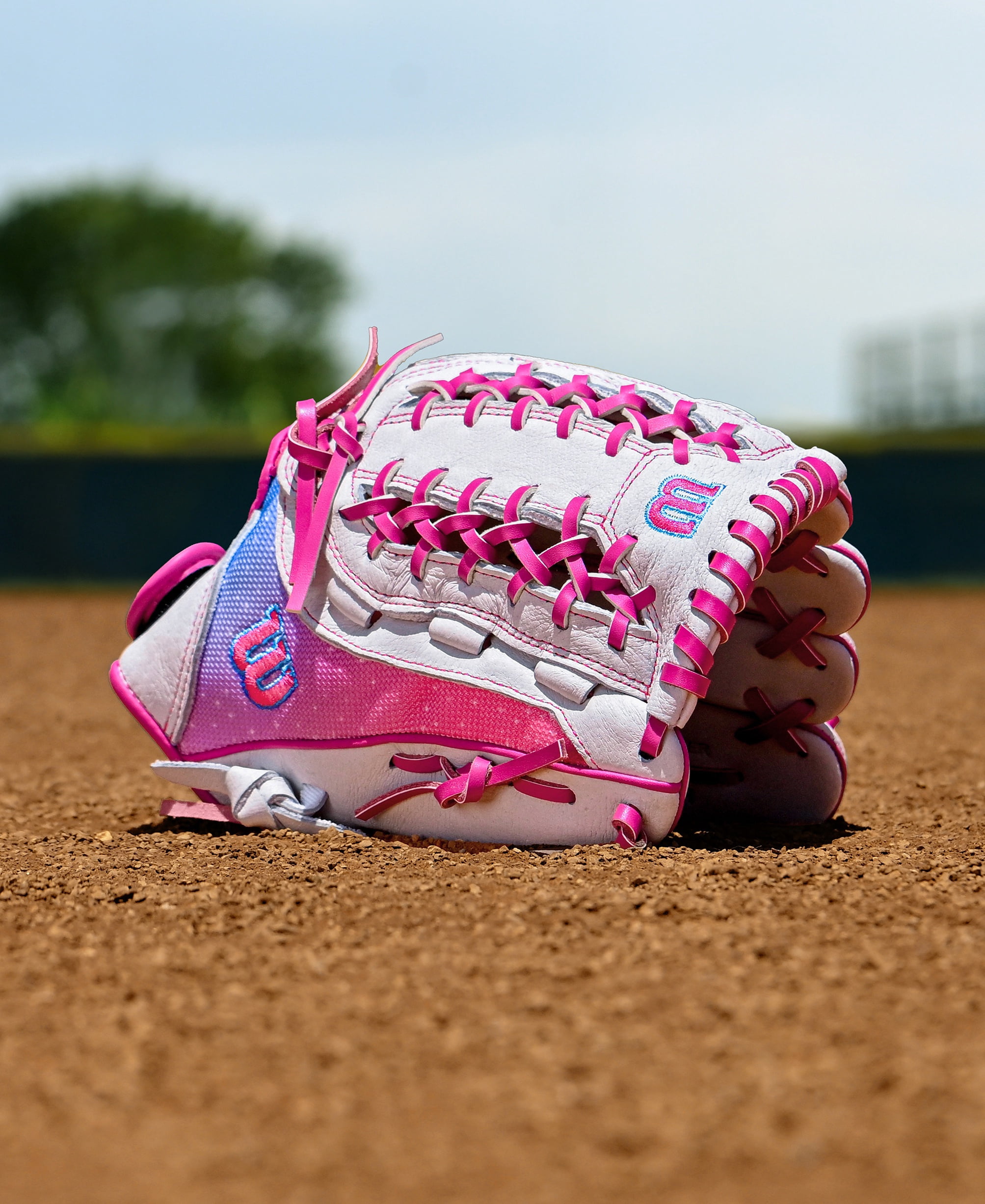 Wilson 2026 A440 Flash™ 12" Youth Fastpitch Glove - Flamingo Pink/White, Right Hand Throw