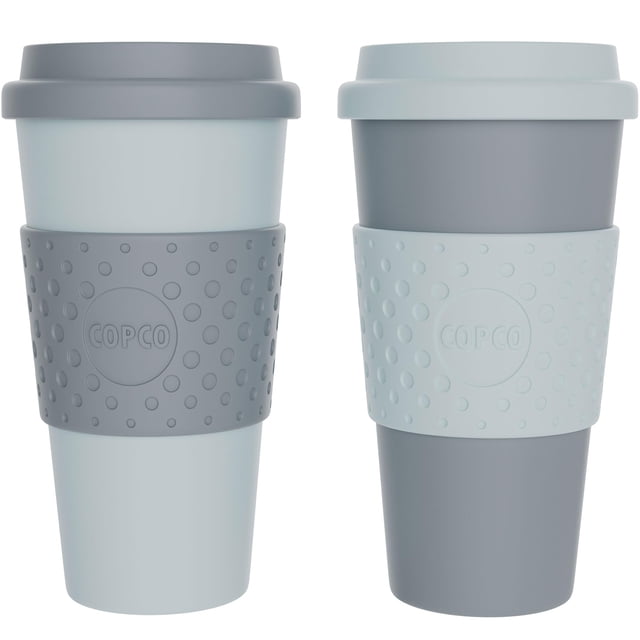 copco acadia taza de viaje con tapa de 16 oz, juego de 2 vasos aislados de doble pared, funda antideslizante y sin bpa, apta para microondas y lavavajillas, taza de café de viaje de plástico reutiliza — Juego de dos tazas Copco Acadia 16 oz en aguamarina y gris, vista frontal centrada; cada taza tiene tapa de ajuste, banda antideslizante con logo COPCO y perfil delgado apto para portavasos; también son adecuadas para llevar café o té en desplazamientos.