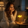thumbnail image 1 of Lámpara de mesa LED con luz nocturna amarilla cálida, decoración compacta para dormitorio, diseño de plástico eficiente en energía, 17.5x8 cm, 1 of 7