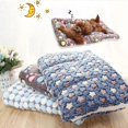 thumbnail image 4 of Alfombra gruesa para dormir para mascotas, cama para gatos, cama suave para perros, manta para mascotas, colchón de franela para el hogar, alfombra cálida lavable, suministros para mascotas, 4 of 5