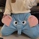 thumbnail image 3 of Pantalones de franela con bonitos y divertidos elefantes para niños y niñas, pantalones de pijama casuales sueltos con forma de pareja de elefantes voladores para invierno, 3 of 5