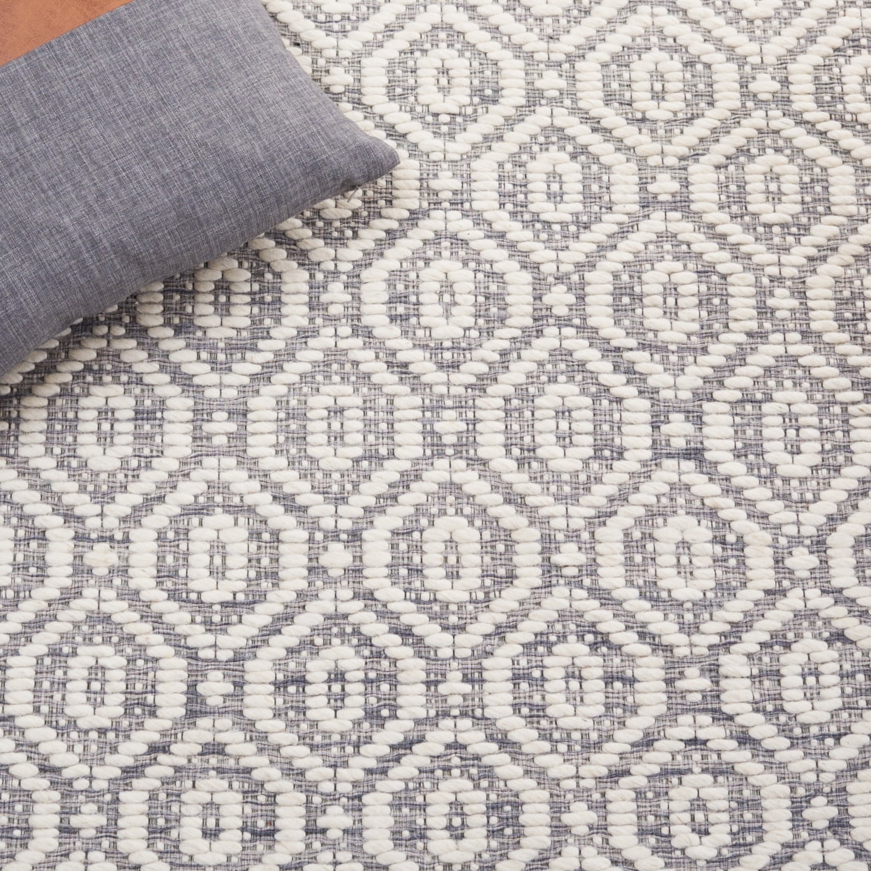 SAFAVIEH Marbella Fabiana Geometric Area Rug, Grey/Ivory, 3' x 5'