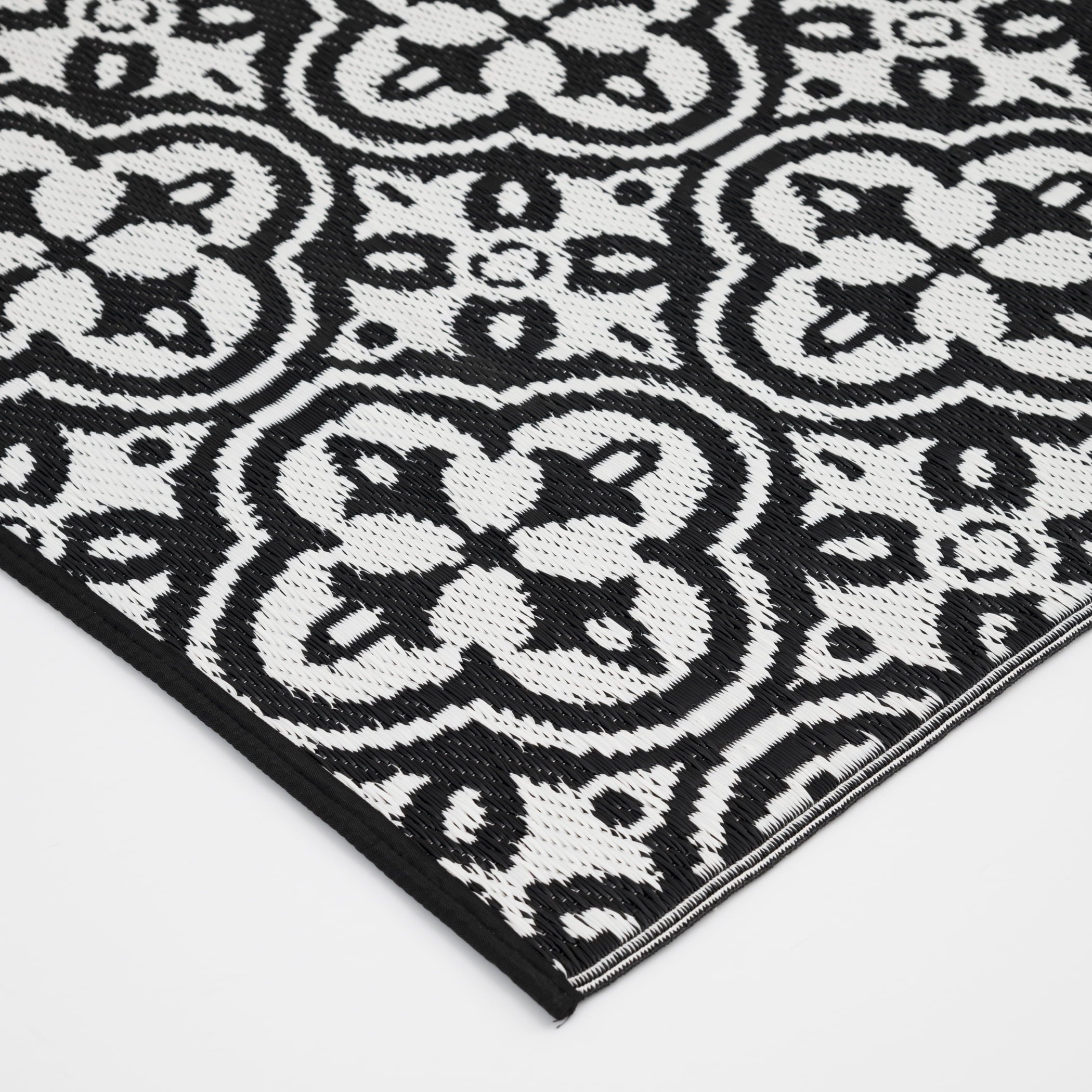 MadAboutMats.com Scotch Black & White Outdoor Mat 2.5'x6