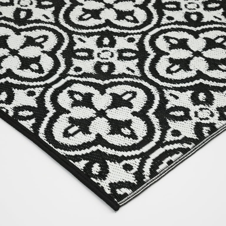 Mainstays 5'x7' Black and White Moroccan Plastic Reversible Outdoor Rug 