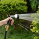 thumbnail image 2 of Boquilla rociadora para manguera de agua, boquilla metálica para manguera de jardín con patrones de rociado ajustables, perfecta para regar plantas, lavar autos y duchar mascotas, 2 of 4