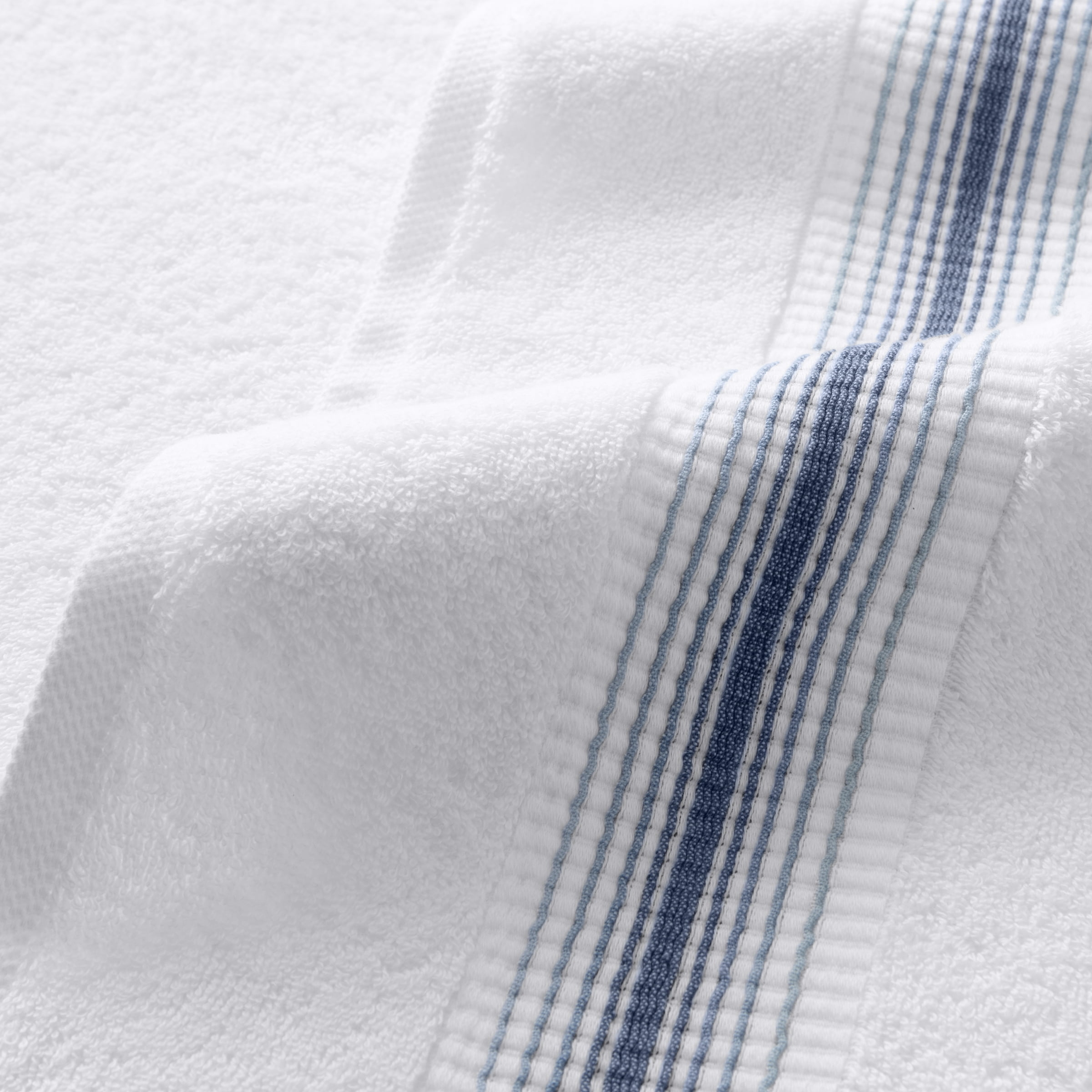 Aston & Arden Turkish Cotton Bath Towels (2-Pack, Thick 600 GSM, 30x60 in., Ultra Soft and Plush, White with Crystal Blue Ombre Striped Border