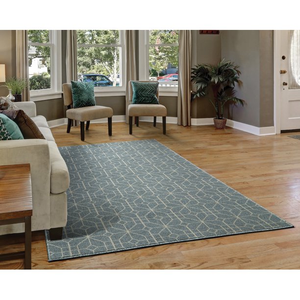 United Weavers Amaranth Dahlia Geometric Charcoal Woven Polypropylene