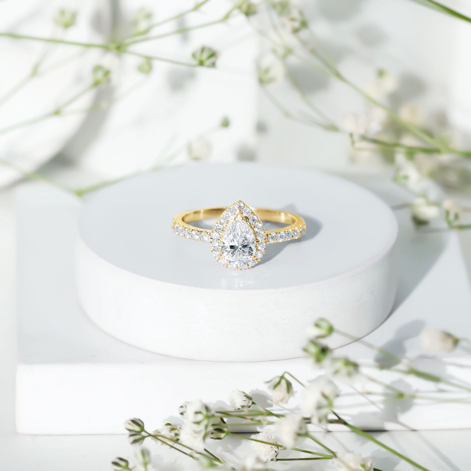 Rosec Jewels Teardrop Engagement Ring for Women - Pear Shape Moissanite (5X7 mm, D-VS1 Quality), 14K Yellow Gold, US 6.50