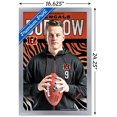 thumbnail image 2 of NFL Bengals de Cincinnati - Joe Burrow pose 20, 2 of 4