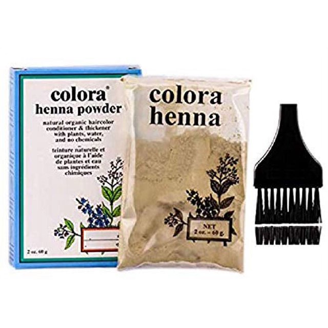 colora henna en polvo, cabello natural orgánico, tinte capilar Caja frontal azul y blanca con texto Colora henna powder, bolsa transparente con polvo de henna marrón y pincel aplicador negro de cerdas planas, vista frontal del set para teñir y acondicionar el cabello. También suele usarse para dar cuerpo y brillo al cabello.