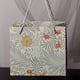 thumbnail image 3 of Zhuge Cajas de regalo, bolsas de embalaje, bolsas de regalo con estampado de lirios del bosque, bolsas de embalaje con cinta de lazo y regalos hechos a mano (cinta verde + plateada, mediana), 3 of 5