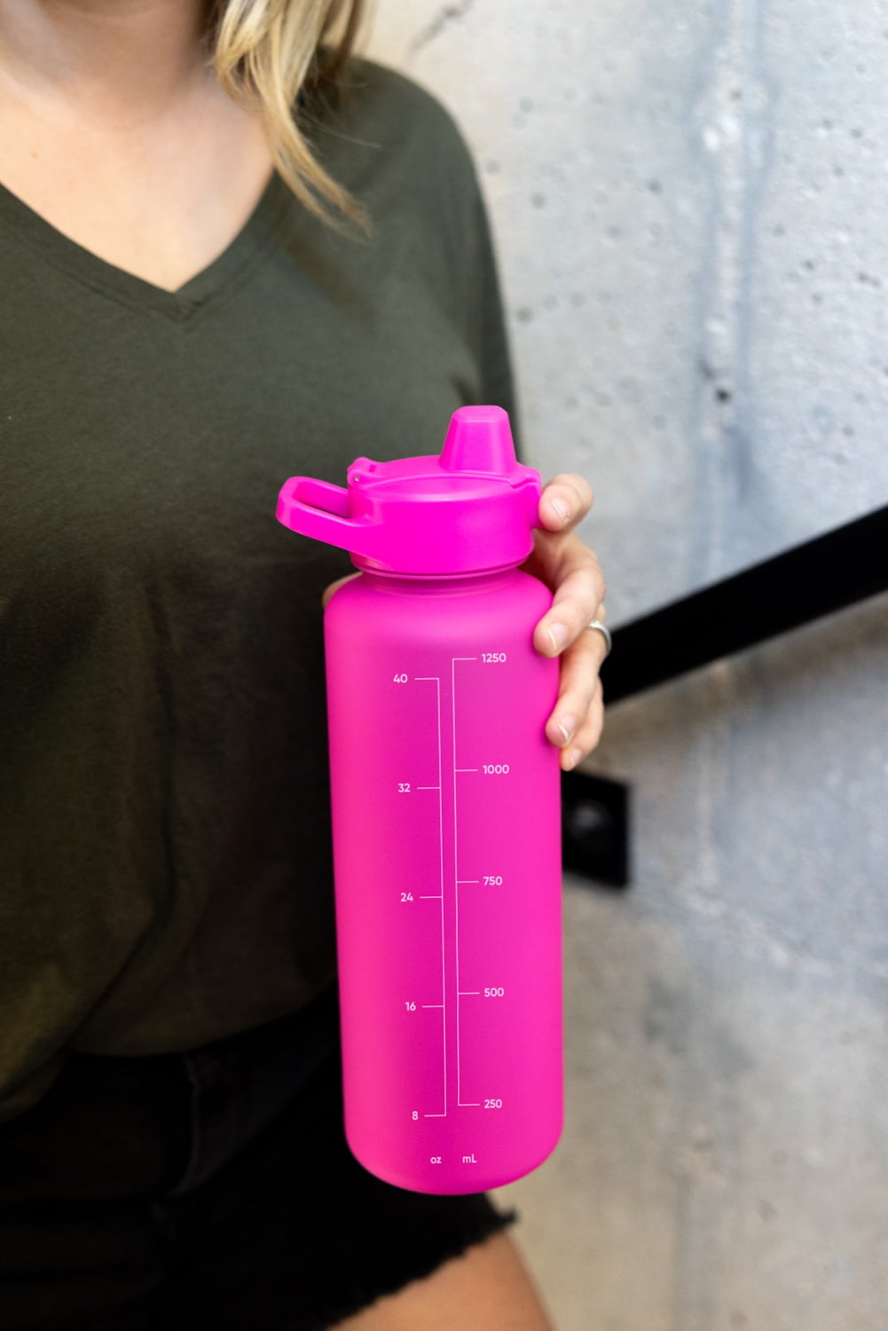 Simple Modern 22 fl oz Reusable Tritan Summit Water Bottle with Silicone  Straw Lid|Raspberry Chartreuse