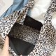 thumbnail image 4 of Bolsa de hombro de gran capacidad de algodón con estampado de leopardo retro para mujer (Beige) Ehuebsd Para Estrenar, 4 of 9